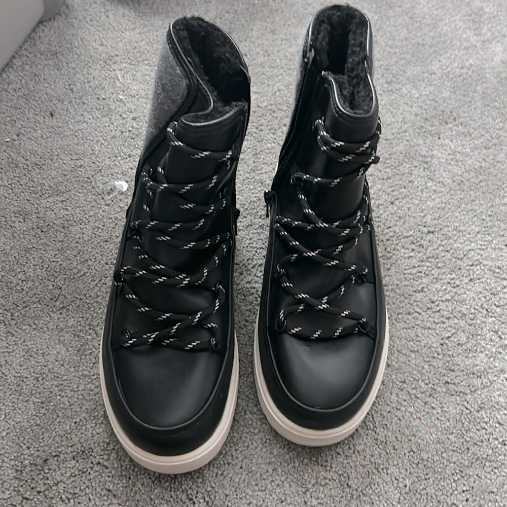 Black side zipper boots (like new)
